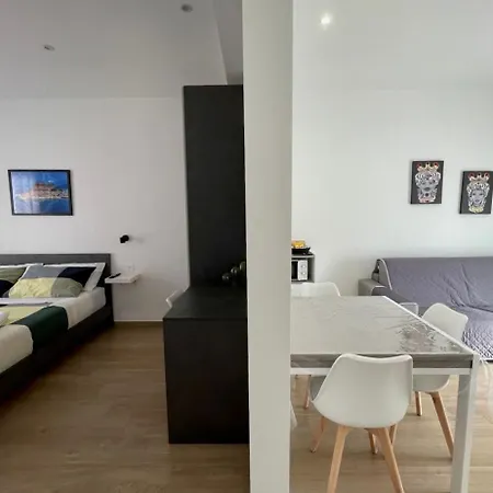 Bedda Apartment Cefalù Esterno foto